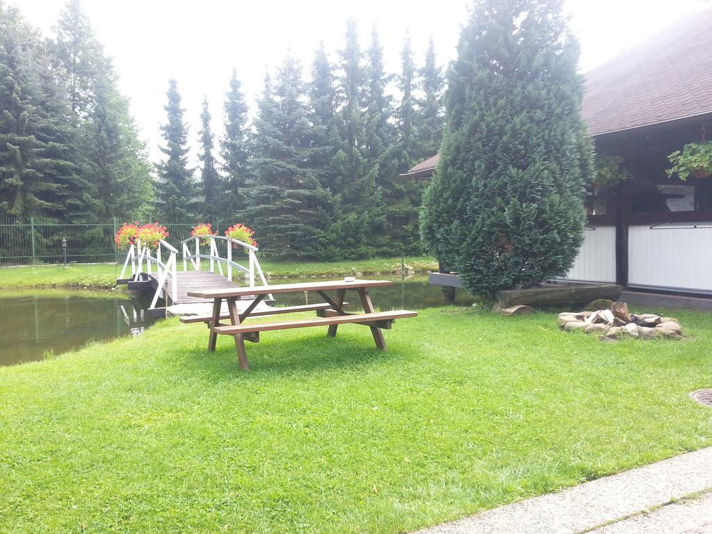 Uroczysko Bed & Breakfast Jastrowie Exterior foto